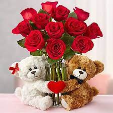 Best Gift Combos With Beautiful Flowers For Various Celebrations Pouted Com Valentines Flowers Valentine Flower Arrangements Basket Flower Arrangements