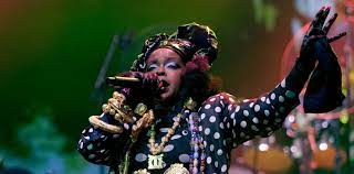 Lauryn Hill fait le show dans un stade presque vide jusqu'à 3h37 du matin