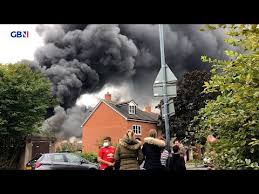 Residents in leamington spa are being evacuated after reports of explosions in a large blaze at an industrial premises. Rx7wvaaslyv1lm
