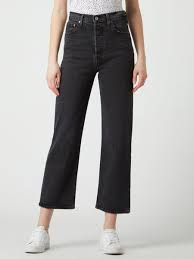 Front side with slight tearing. Levi S Straight Fit Ankle Cut Jeans Levi S X Gntm In Grau Schwarz Online Kaufen 1233138 P C Online Shop