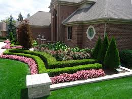 Pin By Joly On Garden Design Front Yard Landscaping Design Home Landscaping Front Yard Design