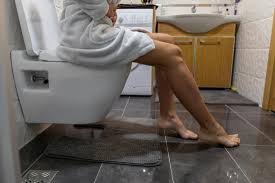 what causes rectal pain? other symptoms