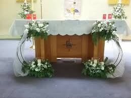 Pergi ke sacristy di gereja anda yang memegang altar yang menyajikan albs atau cassock dan cottas / surplices. Rangkaian Bunga Segar Untuk Liturgi Gereja Posts Facebook