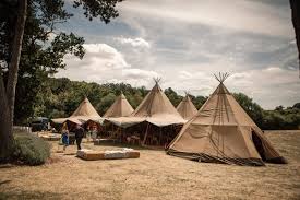 Claire Martin S Brook Farm Festival Wedding In Cuffley Hertfordshire Festival Wedding Outdoor Wedding Venues Tipi Wedding