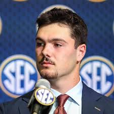 Auburn QB Arnold Faces Early Confidence Test