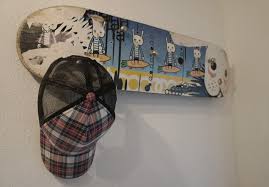 Gestalte und designe dein eigenes custom skateboard deck einfach selbst mit unserem skateboard online designer. Upcycling Idee Coole Skateboardgarderobe Diy Academy