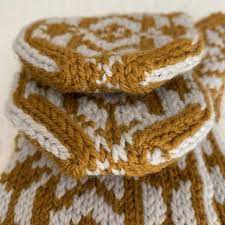 Kitchener stitch is a great way to invisibly graft two pieces of knitting together such as when knitting socks or shoulders.looking for more knitting. The Kitchener Stitch For Socks Mittens And More New England S Narrow Road