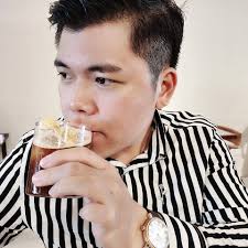 張國榮《追》 (1994年電影《金枝玉葉》插曲) 作詞：林夕作曲：李迪文編曲：George Leong  這一生也在進取這分鐘卻掛念誰我會說是唯獨你不可失去