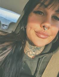 Boxer mantis male showing love shape arms