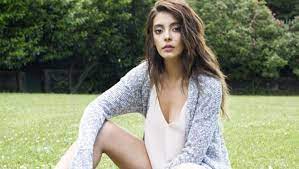 Selin sekerci was born in izmir from an arab father and azeri mother. Selin Sekerci Nin Aci Gunu Oyuncu Selin Sekerci Nin Babasi Hayatini Kaybetti