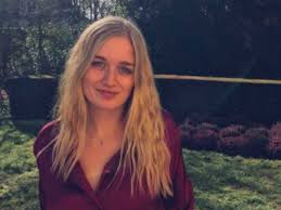 Artiestenreunie is harde werk waard oostende ieder jaar organiseert zangeres yvette ravell een artiestenreunie. Julie Vermeire Heeft Een Droomcadeau Gekregen Waar Veel Meisjes Van Haar Leeftijd Van Dromen Showbizz 24