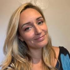 Susan Howley's Instagram, Twitter & Facebook