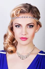 This 1920's inspired diy gatsby girl hairstyle is much easier than it looks. Great Gatsby Hair Tutorial A Vintage Wedding Guide