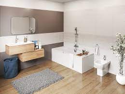 Il bordo in silicone della vecchia vasca deve essere prima rimosso con un coltello artigianale. Vasche Da Bagno Rinnovate