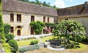 Ni eau, ni électricité, des sols en terre battue, des planchers d'étage constitués de vieilles planches où restent stockés du foin et des. Corps De Ferme Maison De Luxe France A Vendre Achat Et Vente Corps De Ferme Maison De Prestige Vente Maison Le Manoir Maison La Rochelle