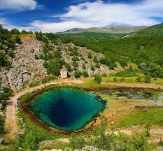 Озеро глаз дракона в хорватии. The Source Of The Cetina River In Croatia Unusual Places
