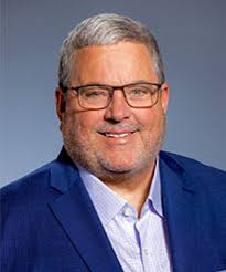 Robert Kinberger's Instagram, Twitter & Facebook