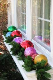 52 Outdoor Christmas Decorations That Are Both Festive And Chic Christmas Window Decorations Christmas Yard Decorations Diy Christmas Yard Decorations