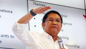 Membentengi diri sebaik mungkin untuk meminimalisir bahkan menolak dampak buruk globalisasi juga sangat penting untuk dilakukan. Inilah Tiga Inisiatif Program Indonesia Jawab Tantangan Globalisasi Industri 4 0