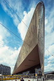 Welke winkels en eetgelegenheden waar te vinden zijn, informatie over de architectuur en de historie van het. Rotterdam Central Station Transportation Logistics Mvsa Architects