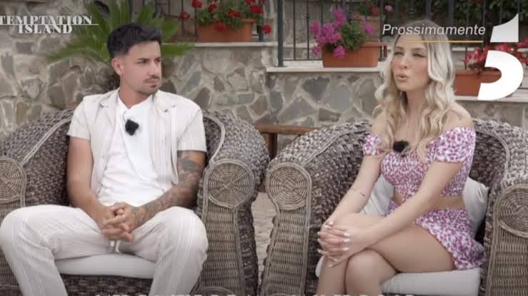 Cristian e Soraya quarta coppia di Temptation Island 2026: "A 28 anni  spende soldi per la maschera di Spiderman"