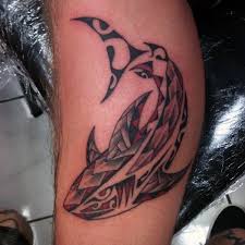 Sharks are some of the most feared creatures on the face of the earth, and the ideal symbol of danger, intimidation and defending your territory. 50 Tribal Shark Tattoo Designs Fur Manner Sea Dweller Tinte Ideen Mann Stil Tattoo Tribal Shark Tattoos Shark Tattoos Tattoo Designs Men