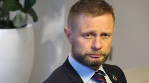 Helseminister i norge, nestleder i høyre. Bent Hoie Skal Styre Helsedepartementet Alene