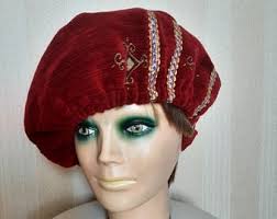 Flat Cap Made of Dark Green Velvet Fabric and Lined in Linen, for  16th-century Re-enactment.