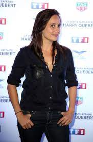 (2005) and né quelque part (2013). Who Is Julie De Bona Dating Julie De Bona Boyfriend Husband