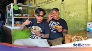 Selain di youtube channelnya, dia juga kerap memposting potret mobilnya di instagramnya @pergijauh. Rlhxst0movix7m