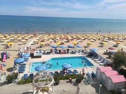 Fano mit seiner faszinierenden geschichte, interessanten gegenwart und aufregenden zukunft verfügt über viele attraktionen, die man entdecken kann. Hotel Casadei Bewertungen Fotos Fano Italien Tripadvisor
