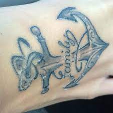 Die tätowierte stelle solltest du allerdings nicht mit duschgel einreiben solltest du über den heilungsprozess deines tattoos zweifel oder fragen haben, kannst du auch jederzeit früher zur kontrolle der tätowierung kommen. Tattoo 2 Woche Hilfe