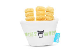Shake shack nació de un carrito de hot dogs en madison square park, manhattan, para apoyar la shake shack se convirtió rápidamente en el punto popular del vecindario, recibiendo a gente de toda. Shake Shack Shop Home