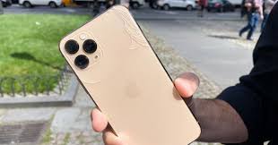 Apple markets the 2019 iphone flagships as the most durable and reinforced devices they've ever created. The Most Durable Tempered Glass On The Smartphone Market Of The Iphone 11 Pro Shattered After A Light Fall On The Apple Store
