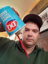 Model A Ford owners enjoy lunch break