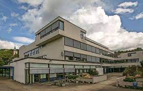 We can't process your request. Stadt Sieht Sich Nicht In Der Lage Die Sanierung Des Gymnasiums Ohne Nachbarn Zu Stemmen Plochingen Fast 60 Millionen Euro Und Viel Arger Kreis Esslinger Zeitung