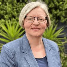 Jane Speight's Instagram, Twitter & Facebook