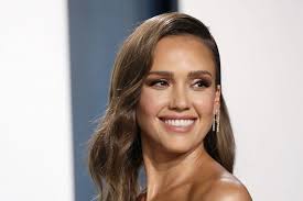 Jessica Alba akan bintangi film Netflix garapan sutradara Indonesia Mouly  Surya