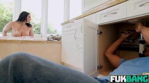 Angela White Elsie Van Wylde in shower before sex - Pornhub free porn xxx HD videos