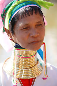 Want to discover art related to padaung? Lohnt Sich Ein Besuch Bei Den Langhalsfrauen Easygoing Guide