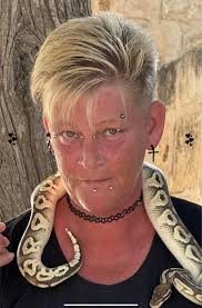 This is what we mean by dining with a view 💙🍽️ 📸 @vanni_sa