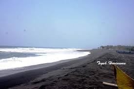 Admin lagi sibuk banget di surabaya. Sosok Wanita Perkasa Di Pantai Watu Pecak Halaman All Kompasiana Com
