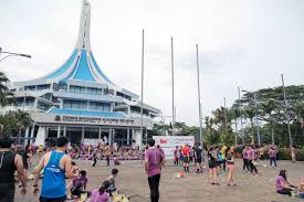 Kuching juga merupakan pusat kerajaan sarawak yang moden.ia mempunyai ketua menter The Performance Series Malaysia Continues Strong With Over 1 500 Runners In Kuching Justrunlah