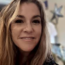 Nicole Plank's Instagram, Twitter & Facebook