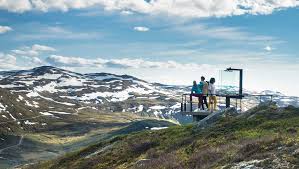 Bøverdalen er et dalføre i lom kommune, oppland, den danner grensa mellom det egentlige jotunheimen og breheimen. Sognefjellet National Scenic Routes In Norway