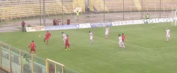 Ecco come giocheranno le due squadre al ceravolo. Catanzaro Calcio 2011 2014 2015 Wikipedia