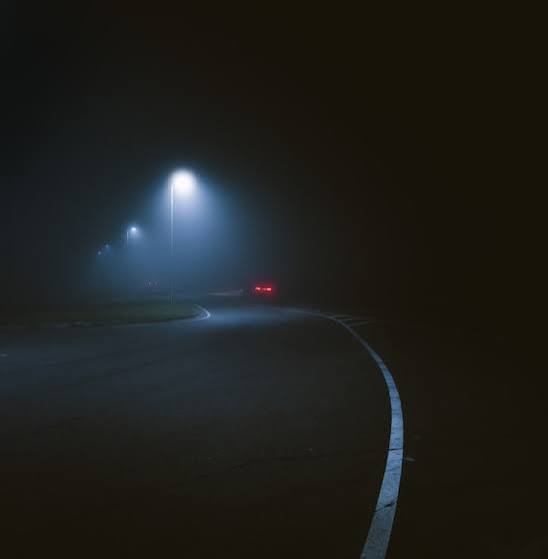 Fotos de Estrada noturna neblina - Baixe fotos grátis de alta qualidade |  Magnific (antes Freepik)