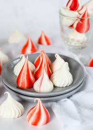 Bake for 1 hour, until meringues are firm and dry. Meringue Kisses Curly S Cooking