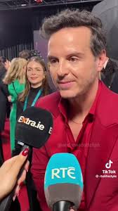 Andrew Scott Aisling Bea