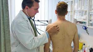 Wenn die j1 ansteht, sollte ihr kind alt genug sein, den untersuchungstermin ohne sie wahrnehmen zu können. Gesundheit Jugendliche Scheuen Die Vorsorge Arzte Sollen Fur J1 Untersuchung Werben Munsterland Westfalische Nachrichten